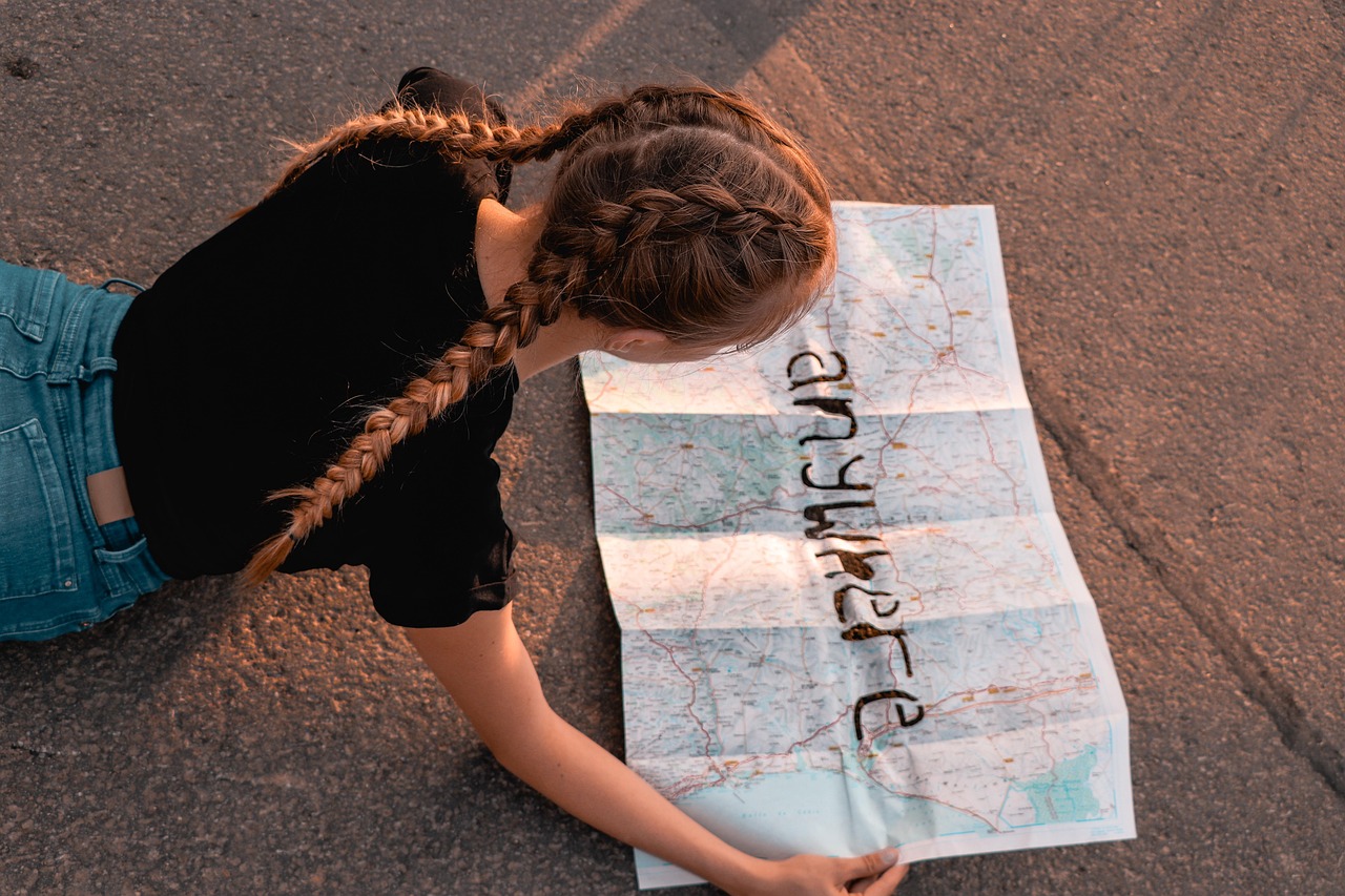 How to Plan a Canal Walk: Reading Maps, Finding Pubs and Judging the Mud